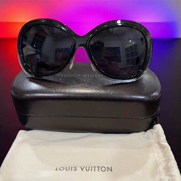 LOUIS VUITTON 
Sunglasses Z0453 Black - Picture 1 of 8